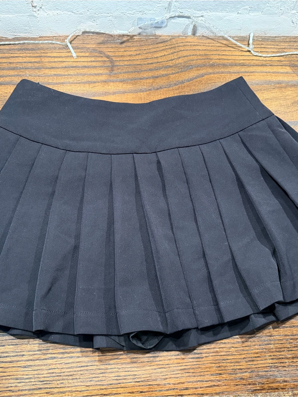 Emerson Lang Modern Pleated Mini Skirt in black - Picture 6 of 8